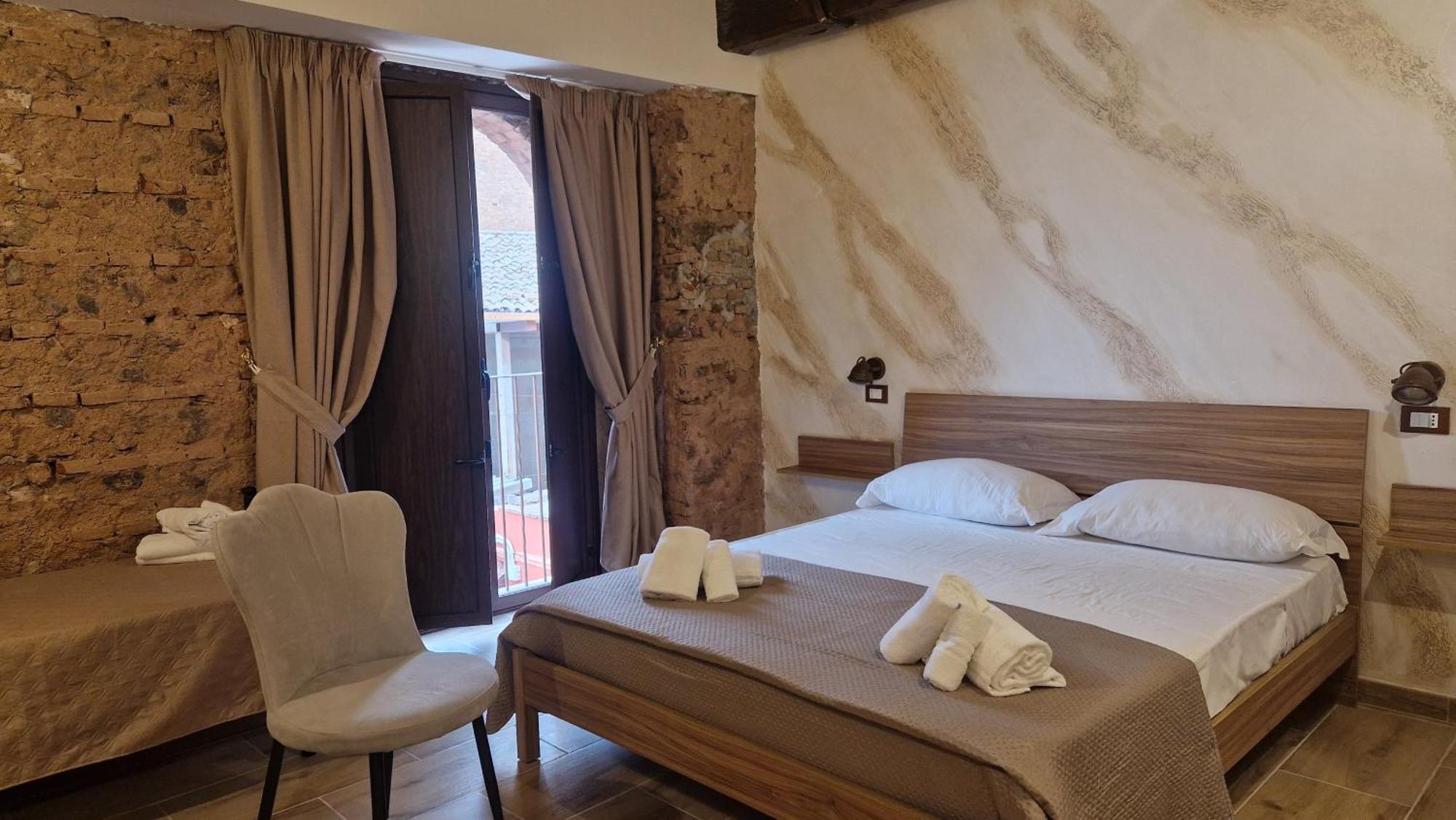 Triple Room,1627904786:JPEG